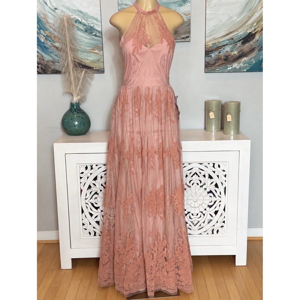 Luxxel Blush Pink Floral Lace Halter Maxi Dress Open Back NWT Size Small